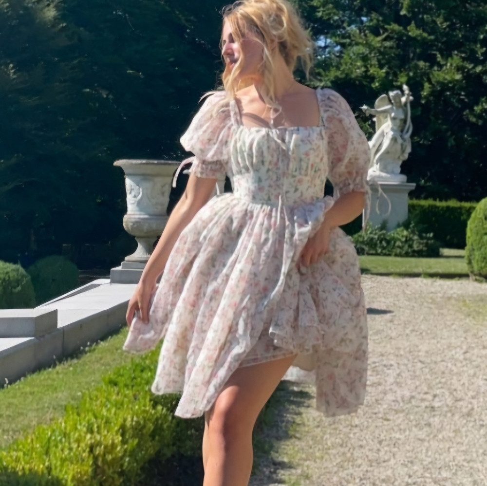 Floral Puff-Sleeve Midi Dress in Soft Pink - - Picture 2 of 7